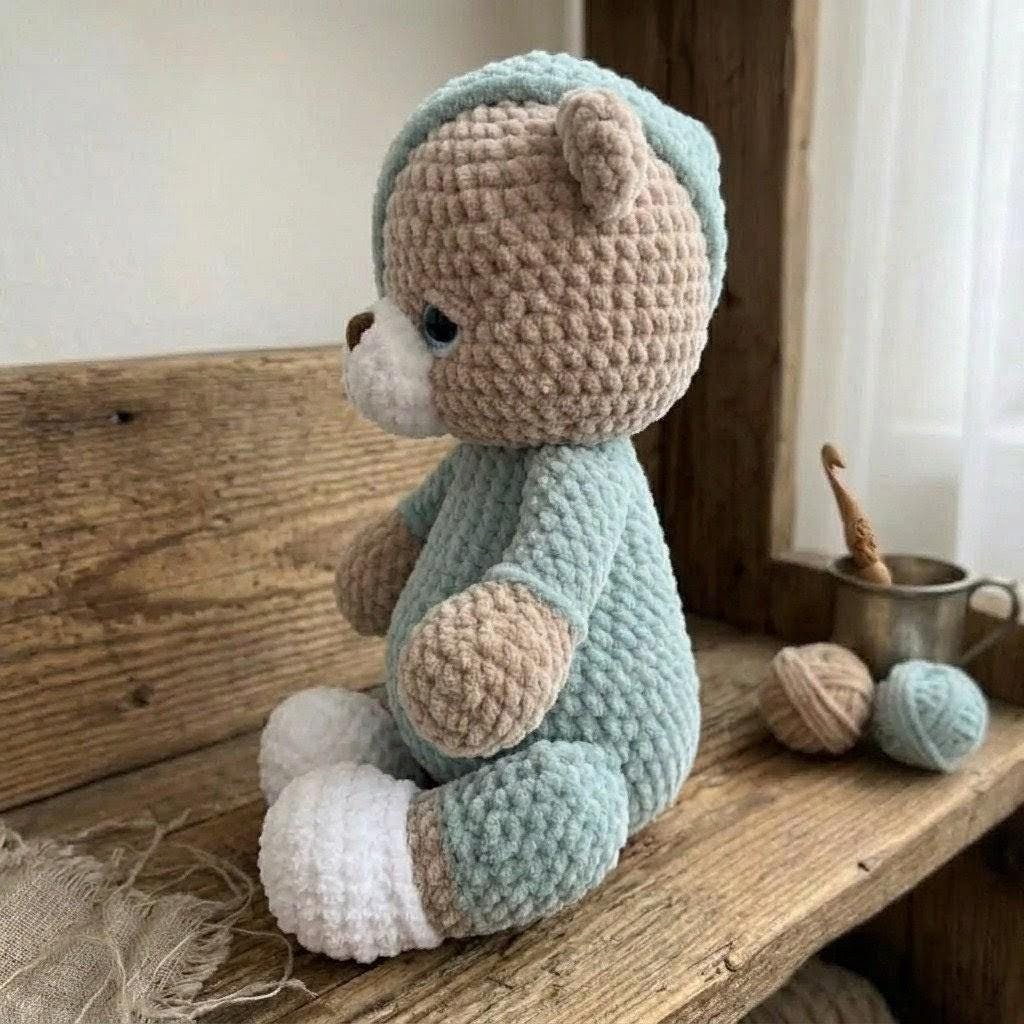 The Cozy Cub: A Beginner Amigurumi Bear Crochet Guide
