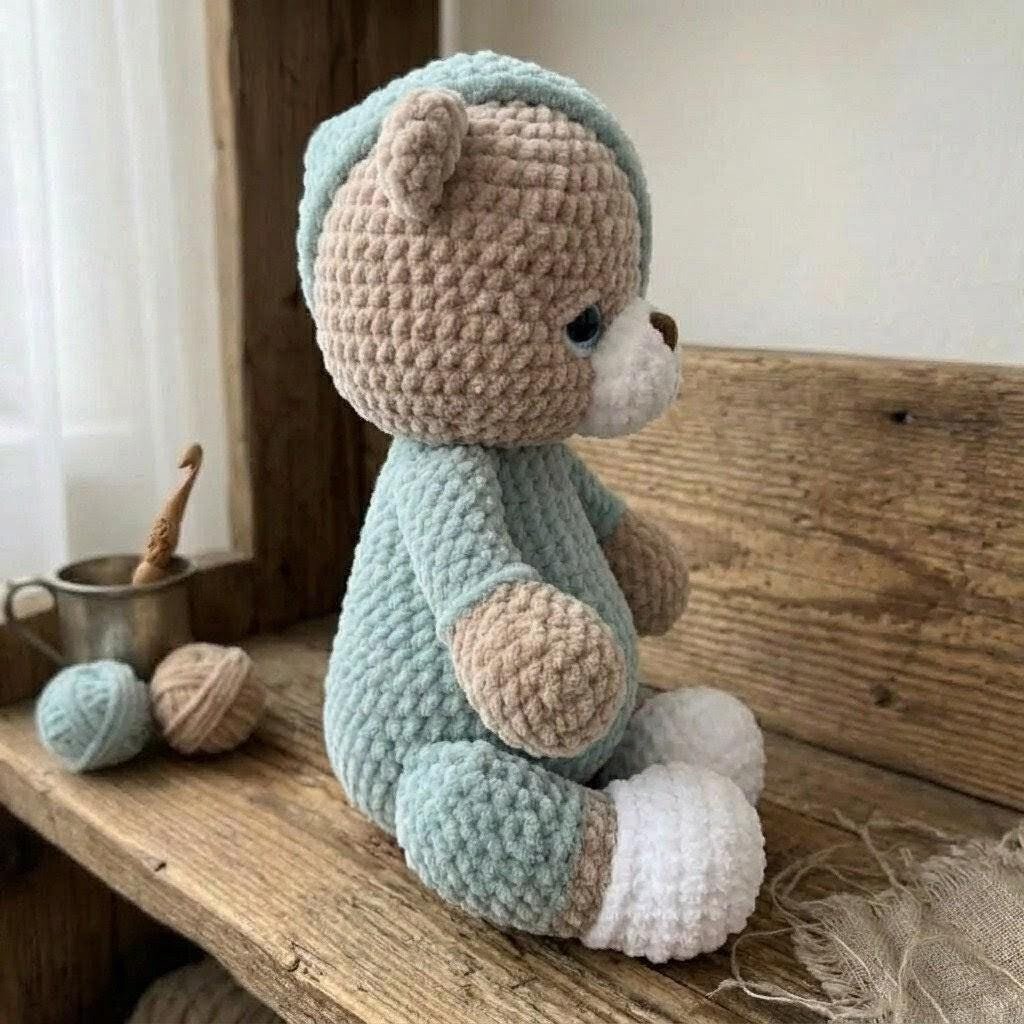 The Cozy Cub: A Beginner Amigurumi Bear Crochet Guide